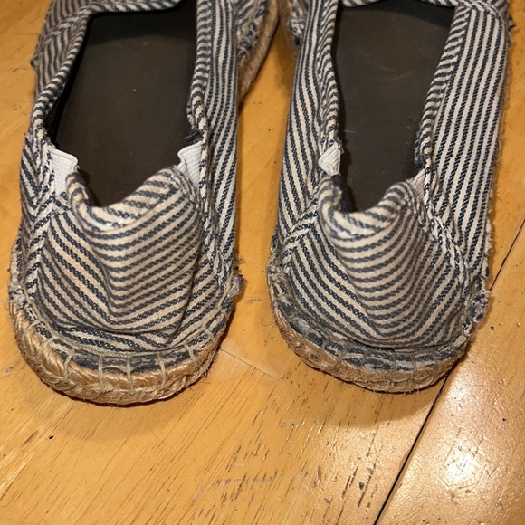 Blue and white striped straw sole flats - Picture 5 of 5